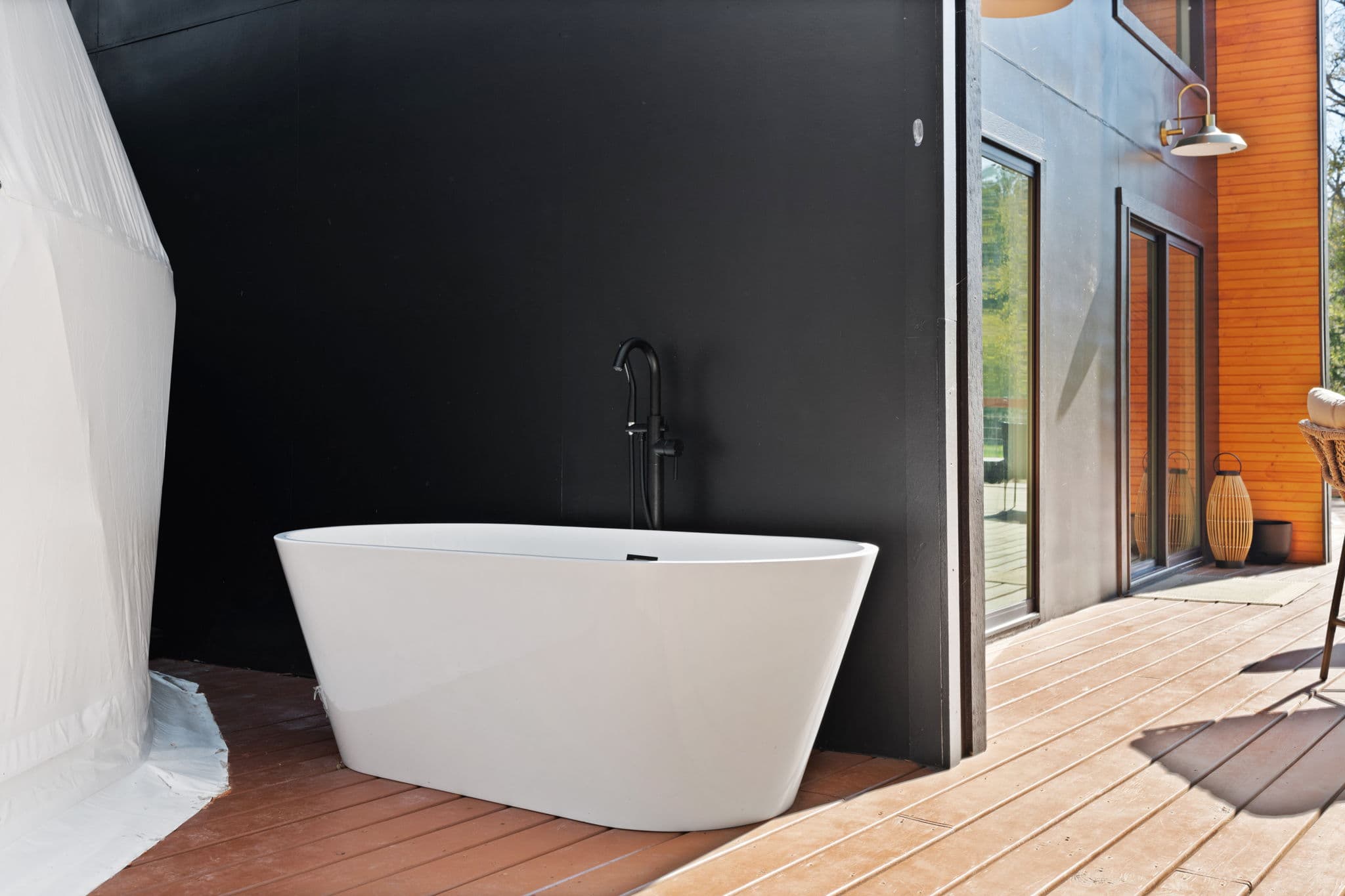 Outdoor soaking tub under the stars